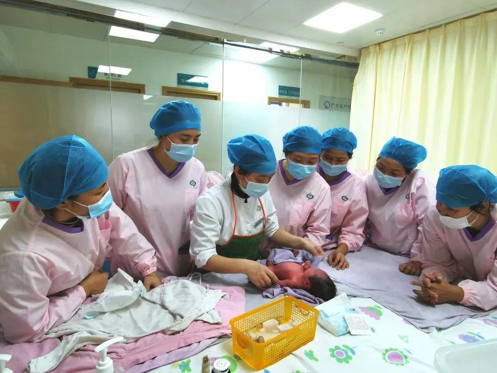 武宣县妇婴监护型护送